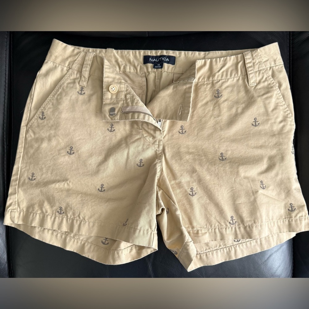 Nautica Women's Beige Anchor Patterned Marina Fit Shorts
